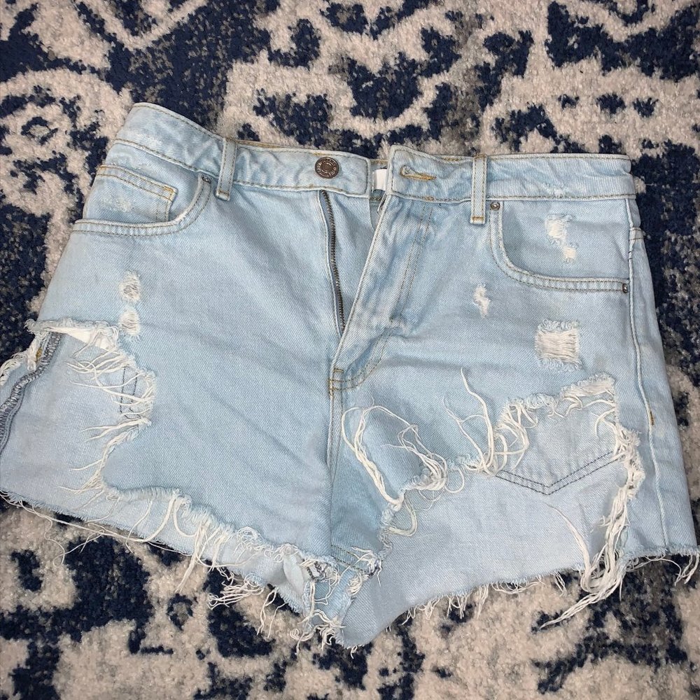 Distressed / Ripped High Waisted Cutoff Shorts